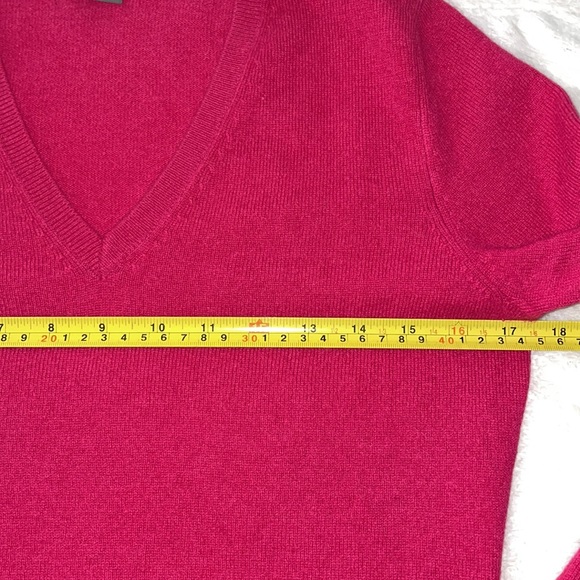 Ann Taylor Cashmere Magenta Pink Sweater - Picture 5 of 9